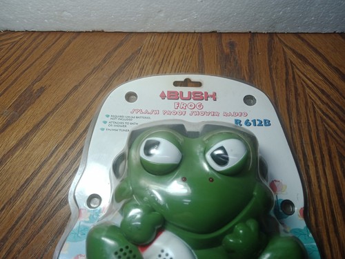 Bush green frog shaped r612 - green, fm